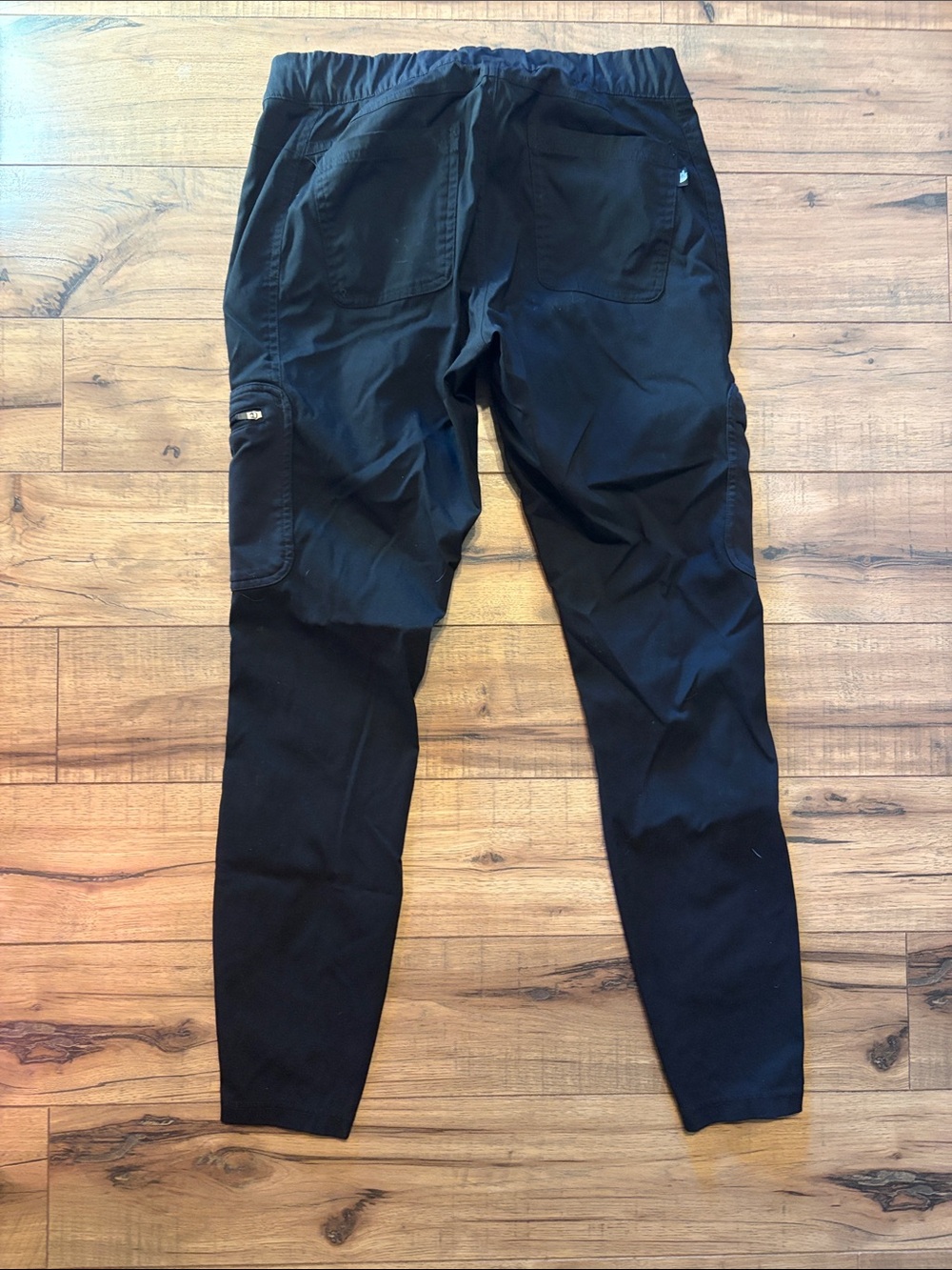 The North Face Black Women's Cargo Pants with Zip Pockets - Picture 4 of 4